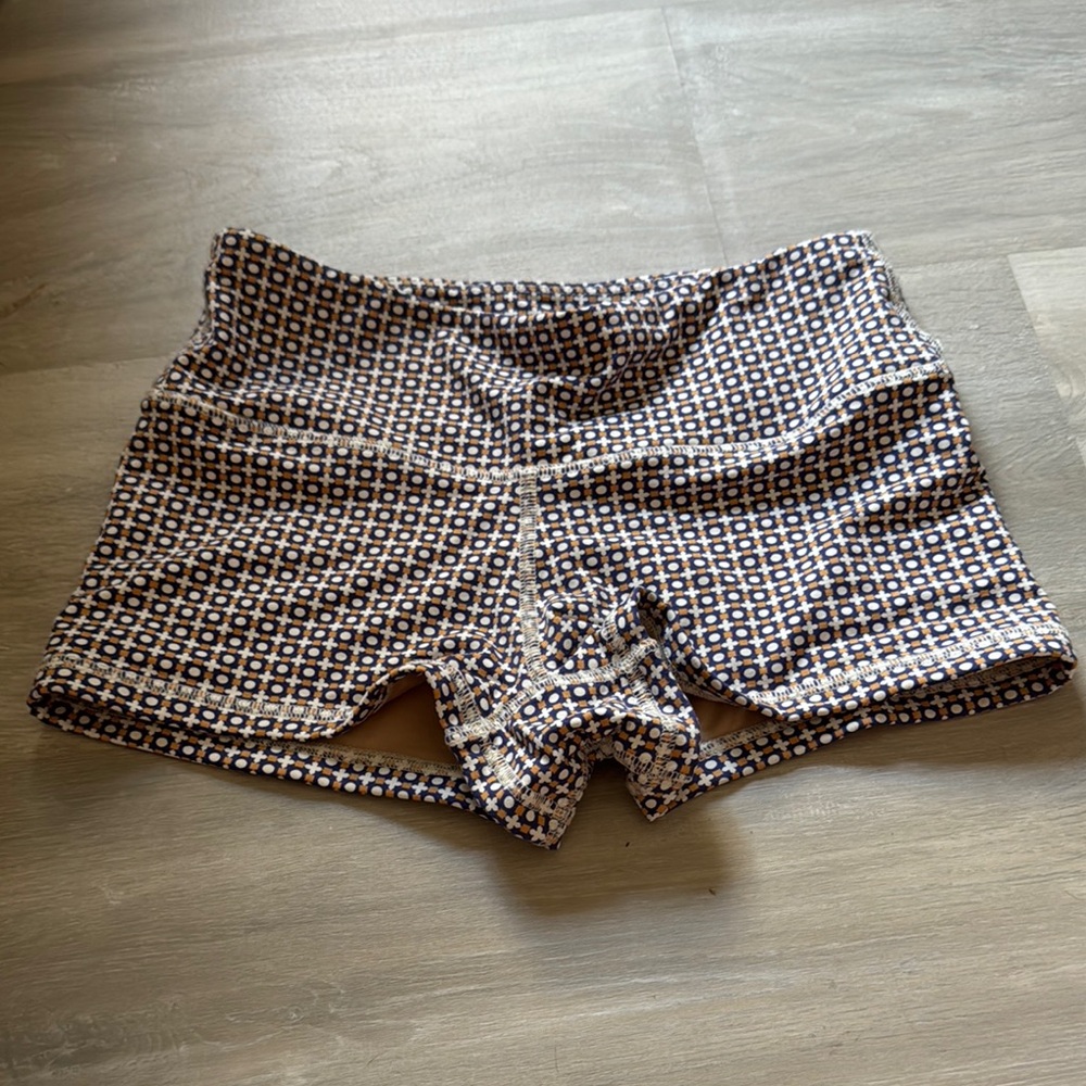 Liquido Stylish Geometric Patterned Women's Shorts size small